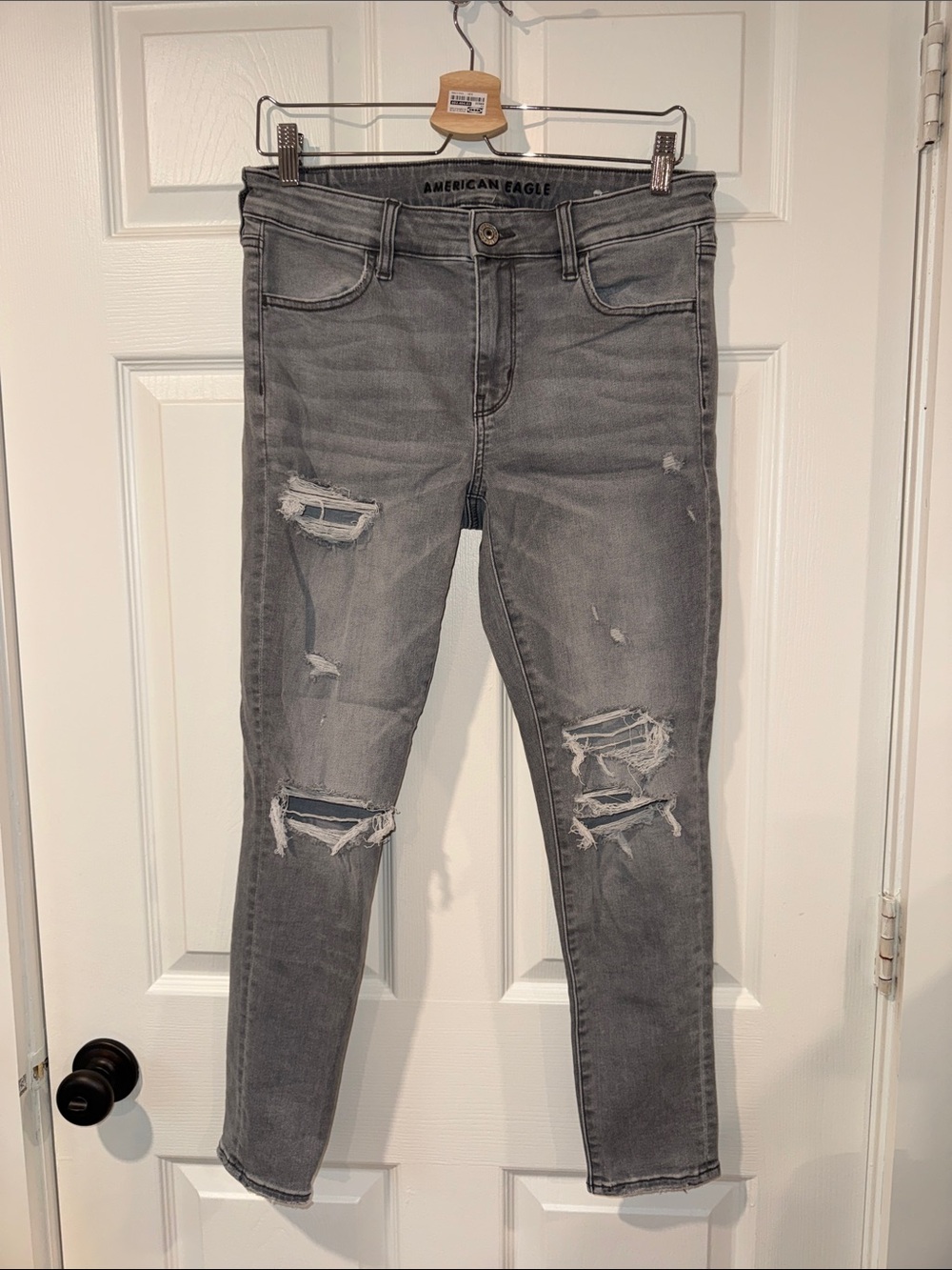 American Eagle Outfitters Gray Distressed Skinny Jeans